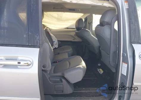 2021 Toyota Sienna Xle from USA, damaged, VIN 5TDYRKEC2MS029736